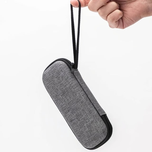 Portable Razor Storage Case for Travel and Bathroom Organization